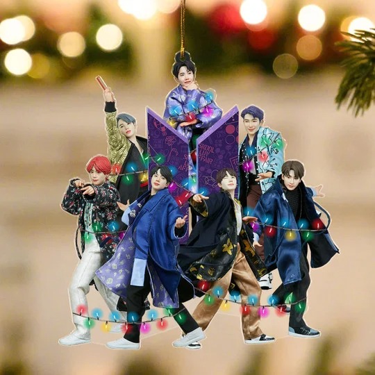 BTS-Christmas-tree-light-shape-ornament-2