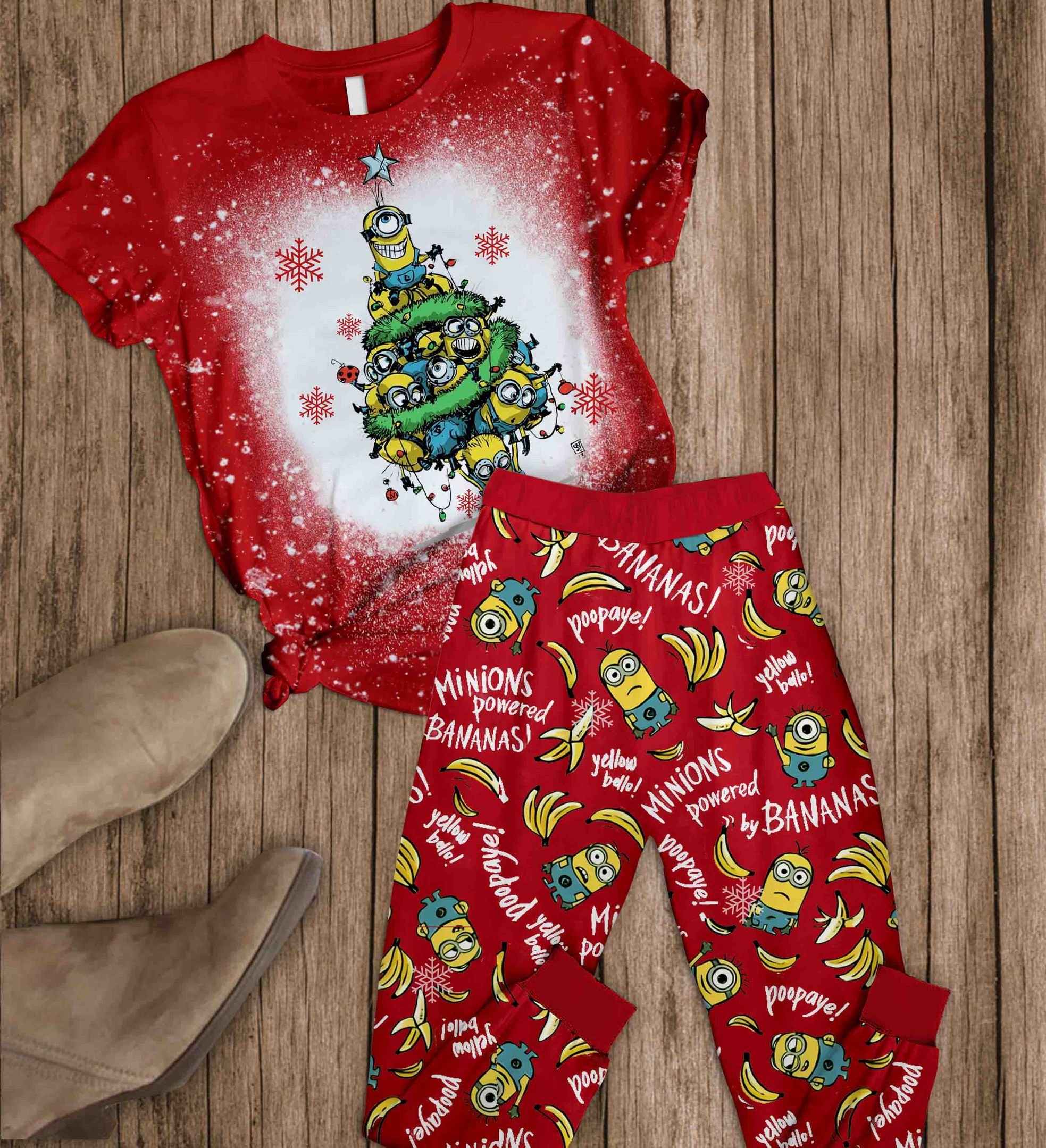 Minions_powered_bananas_Christmas_Tree_Pajamas_Set