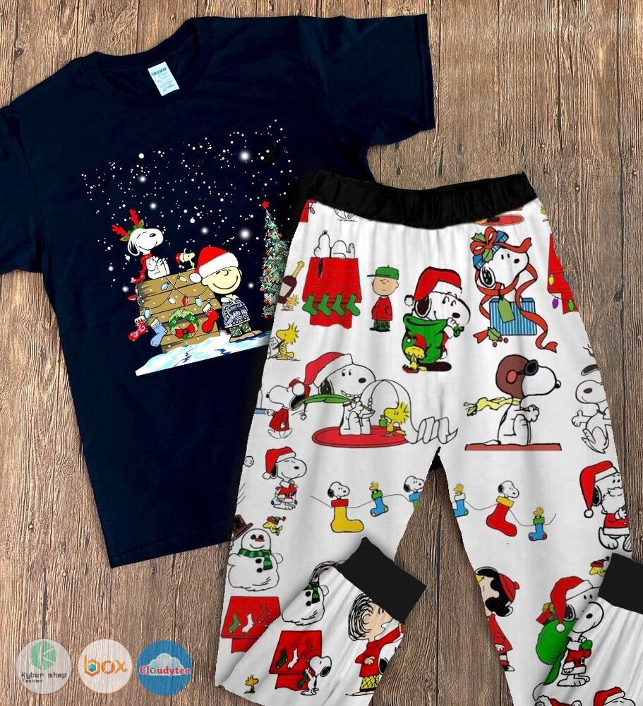 Snoopy_And_Friends_Christmas_short_sleeves_Pajamas_Set