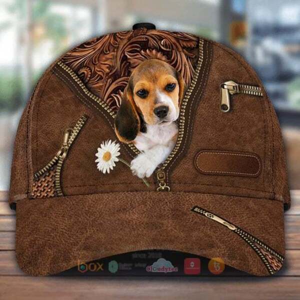 Beagle_Holding_Daisy_Cap_Hat