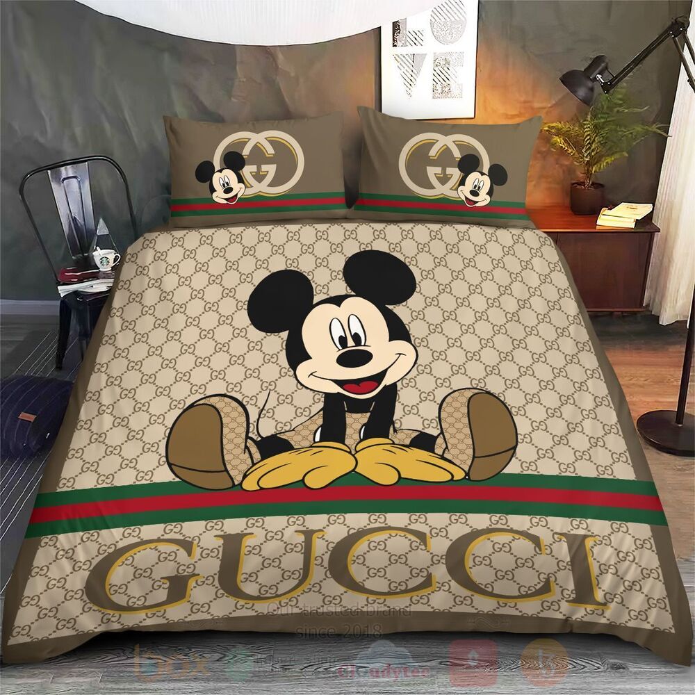 Disney_Mickey_Mouse_Gucci_Quilt_Bedding_Set