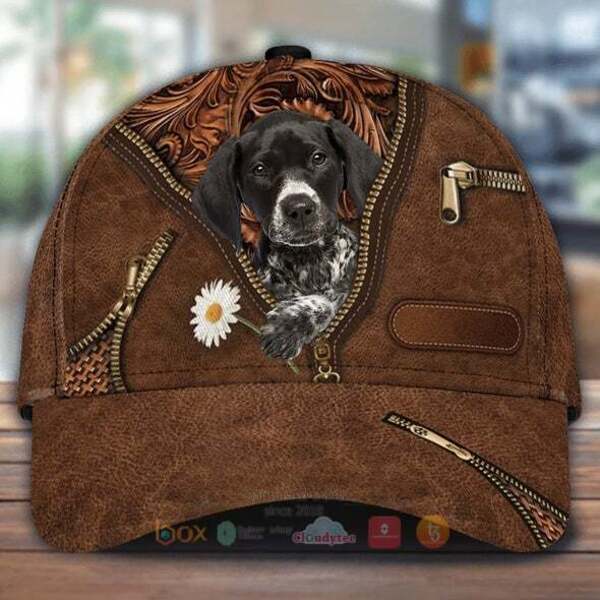 German_Shorthaired_Pointer_Holding_Daisy_Cap_Hat
