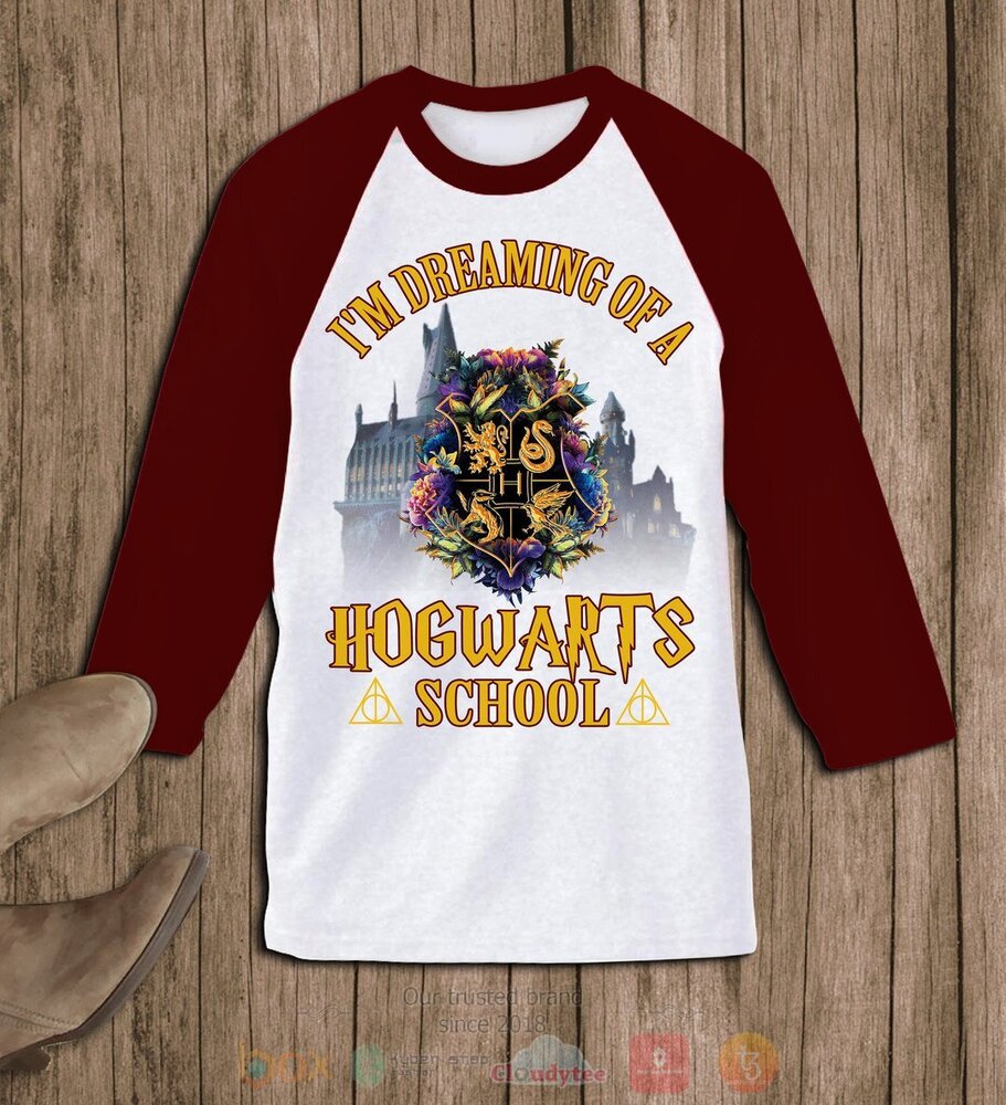 Harry_Potter_Im_Dreaming_Of_A_Hogwarts_School_Pajamas_Set_1