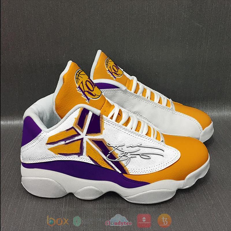 Kobe_Bryant_Sign_Air_Jordan_13_Shoes