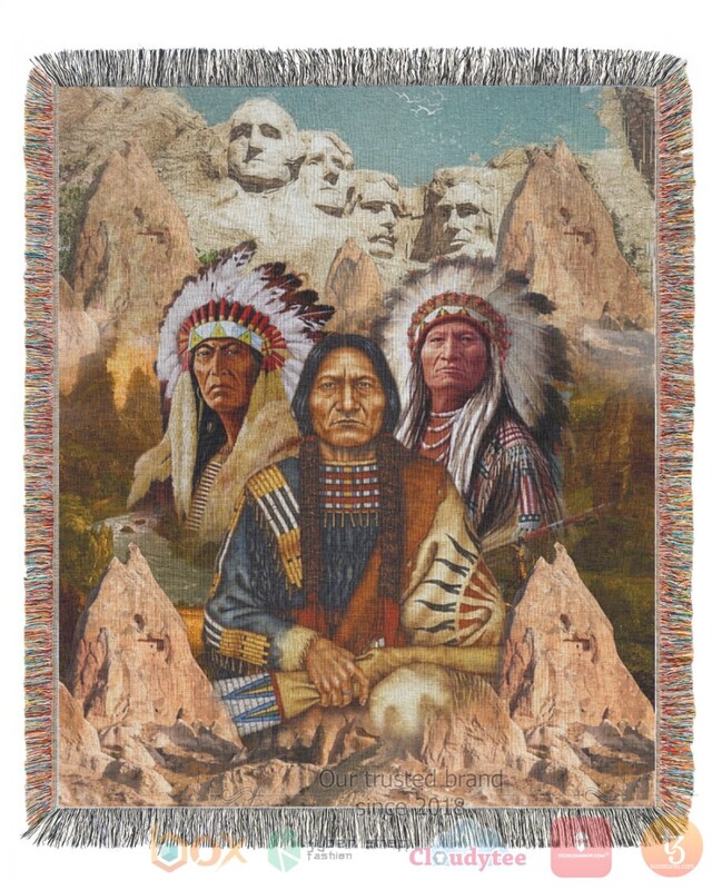Mount_Rushmore_and_Native_American_Pattern_Blanket_Sherpa_Fleece_Blanket