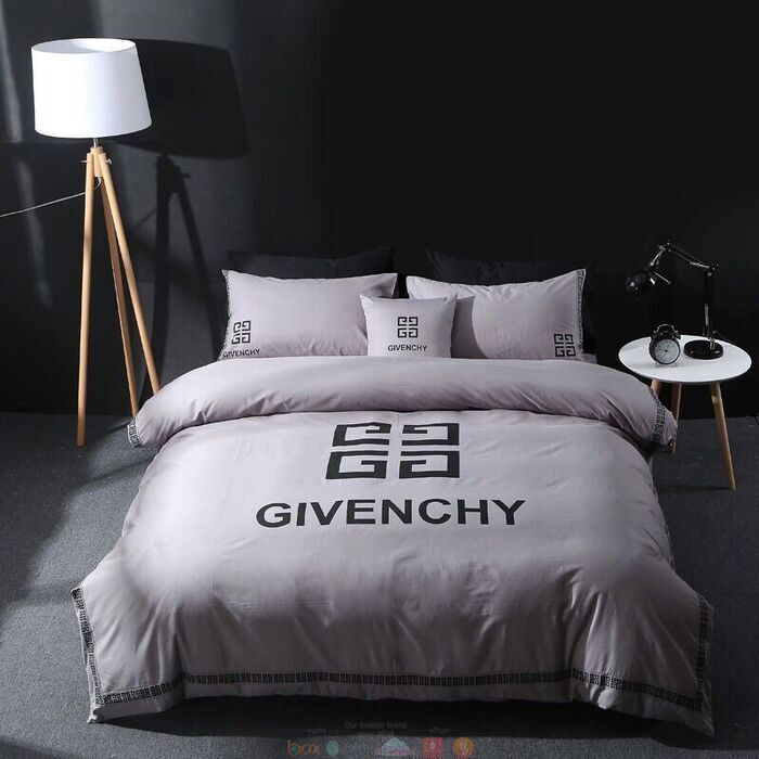 Givenchy_White_Bedding_Set