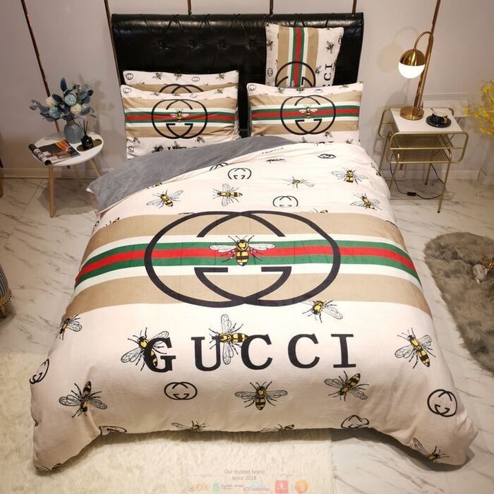 Gucci_Bee_Khaki_Style_Bedding_Set