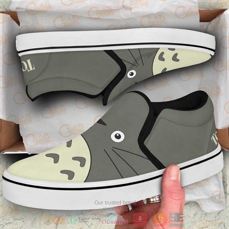 Totoro_Anime_My_Neighbor_Is_Totoro_Slip-On_Shoes_1