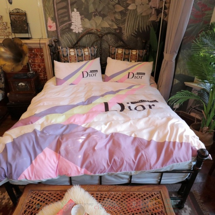 Christian_Dior_Pink-White_Inspired_Bedding_Set