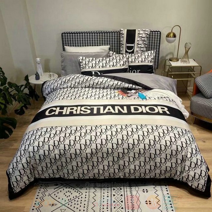 Christian_Dior_White-Black_Inspired_Bedding_Set