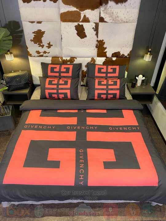 Givenchy_Inspired_Bedding_Set