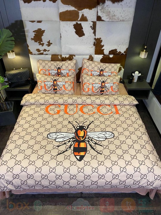 Gucci_Bee_Cream_Inspired_Bedding_Set