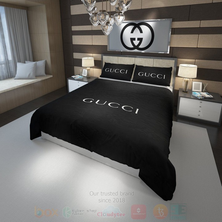 Gucci_Black-White_Inspired_Bedding_Set