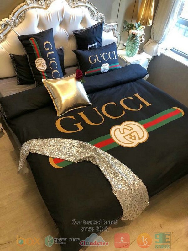 Gucci_GC_logo_black_bedding_set