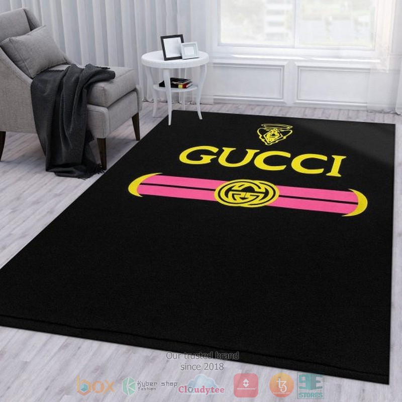 Gucci_GC_logo_black_pattern_rug