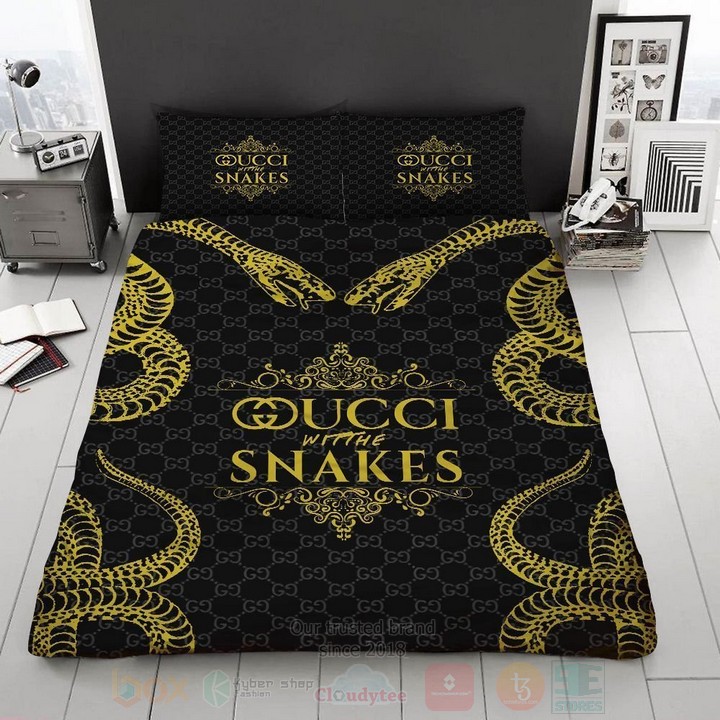 Gucci_Snake_Inspired_Bedding_Set
