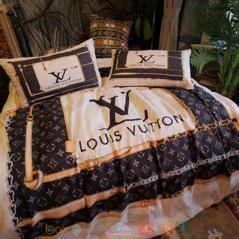 Louis_Vuitton_LV_Luxury_brand_white_navy_pattern_bedding_set