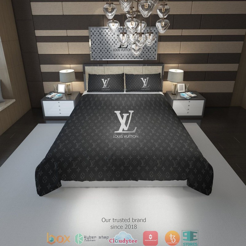 Louis_Vuitton_LV_Silver_logo_black_Duvet_cover_bedding_set