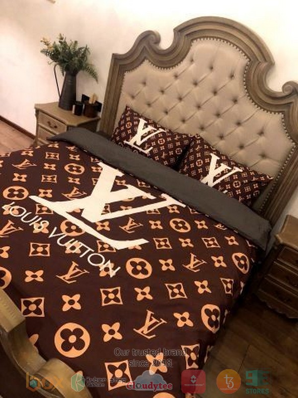 Louis_Vuitton_Luxury_brand_brown_pattern_bedding_set