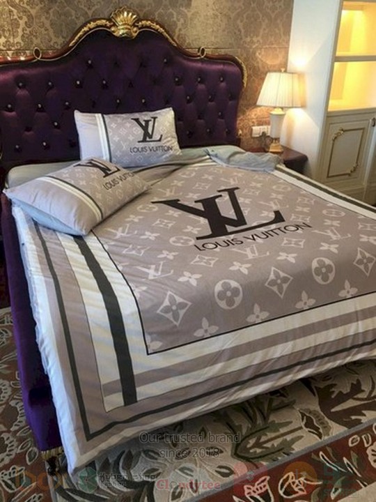 Lv_Louis_Vuitton_Grey-White_Inspired_Bedding_Set