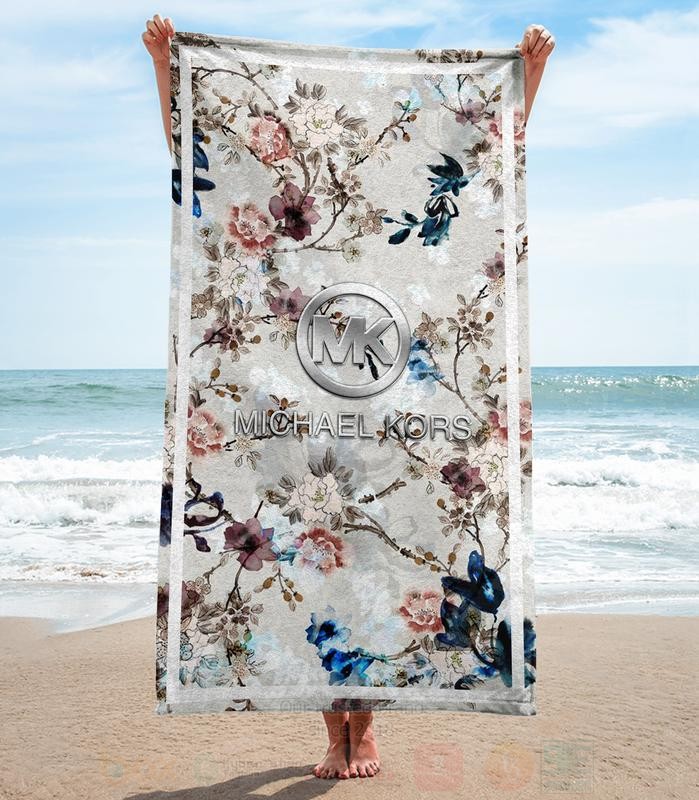 Michael_Kors_Flower_Microfiber_Beach_Towel