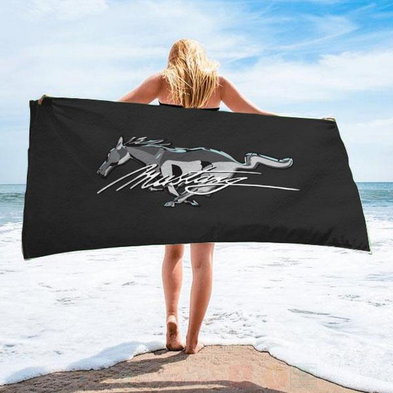 Mustang_Microfiber_Beach_Towel