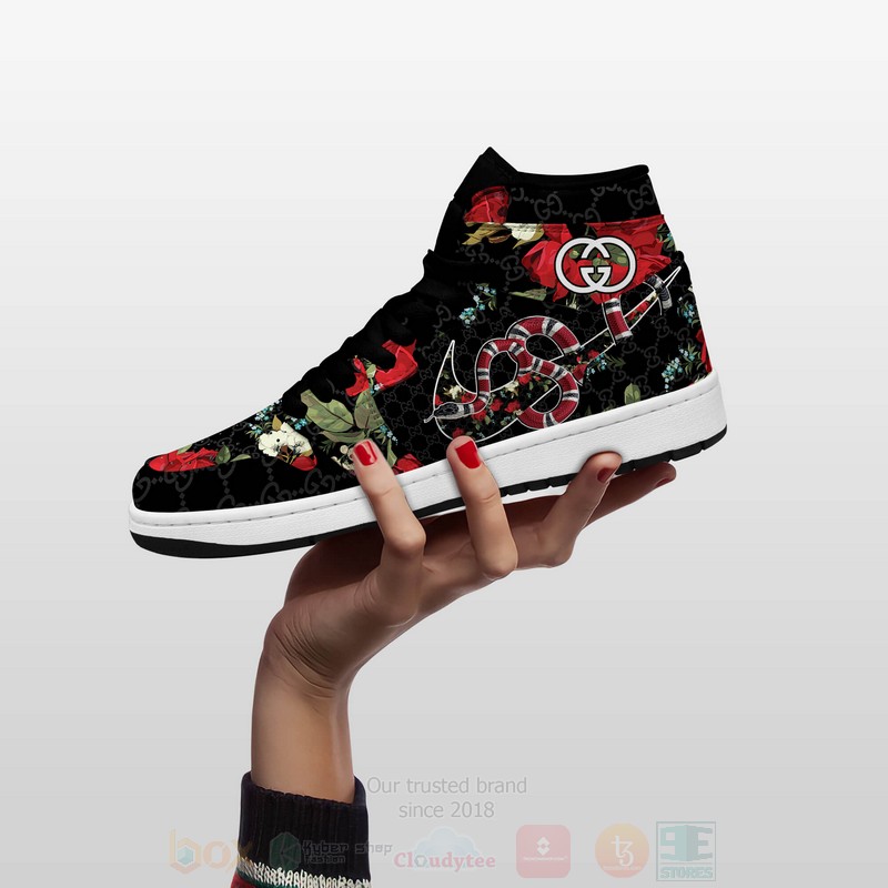 Nike-Gucci_Kingsnake_Rose_Air_Jordan_1_High_Top_Shoes_1