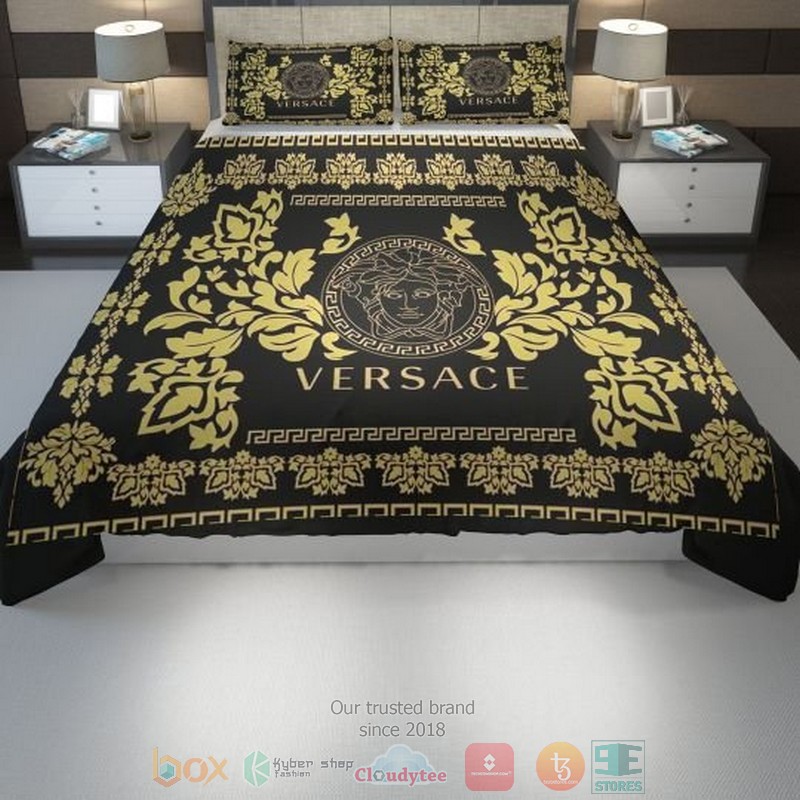 Versace_Logo_yellow_flowers_black_bedding_set