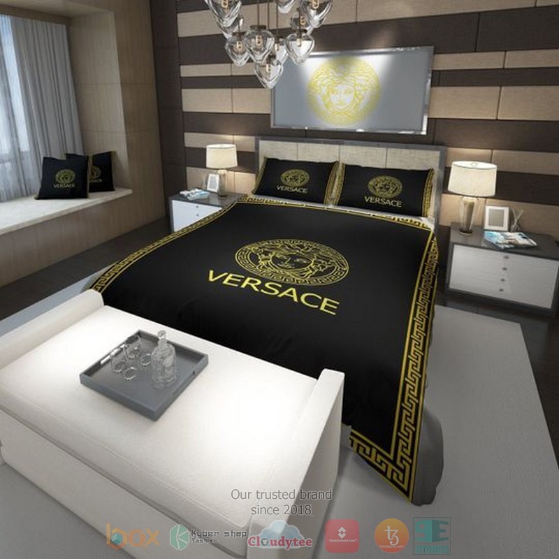 Versace_Luxury_brand_gold_logo_black_bedding_set