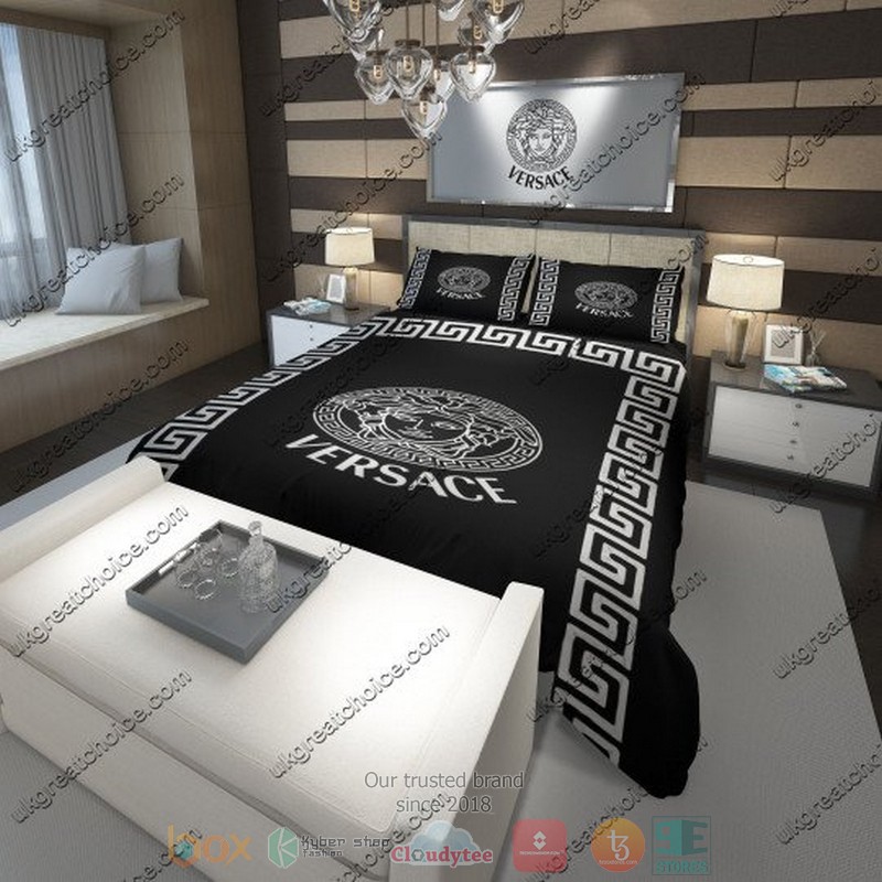 Versace_Luxury_brand_white_logo_black_bedding_set