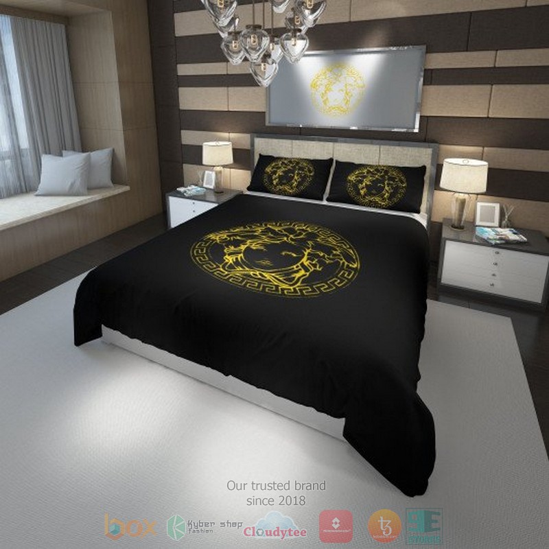 Versace_Luxury_brand_yellow_logo_black_bedding_set