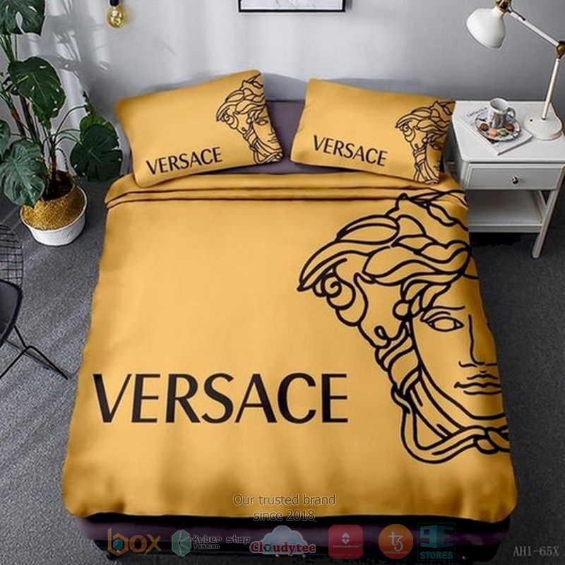 Versace_Medusa_logo_yellow_Bedding_Set
