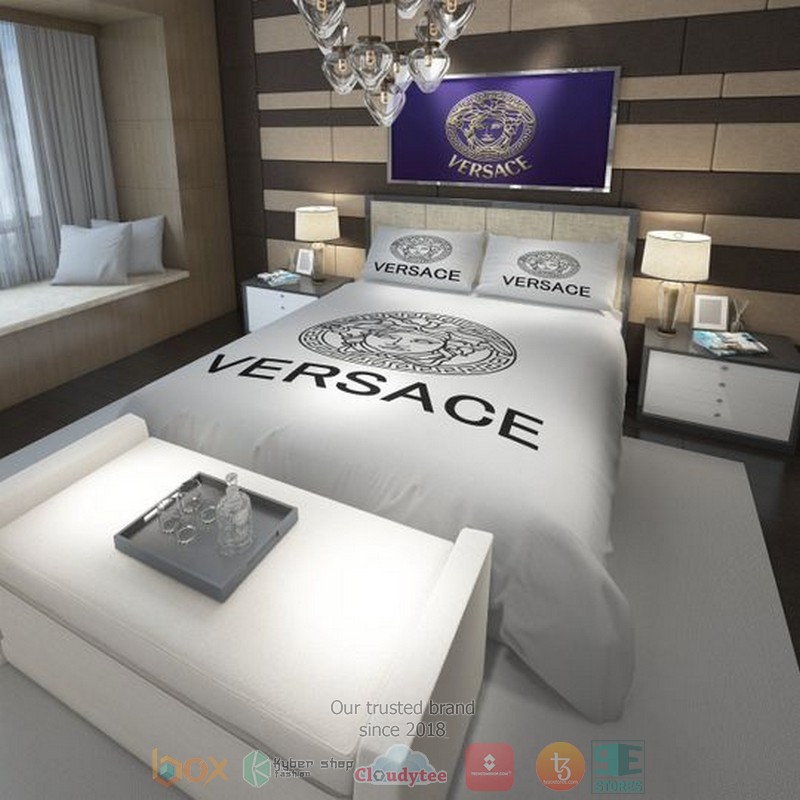 Versace_black_logo_Luxury_brand_white_bedding_set