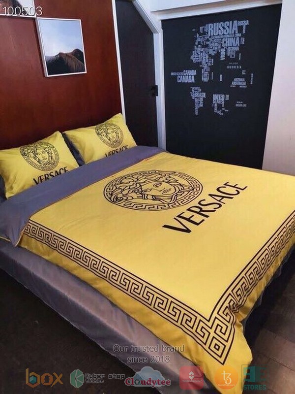 Versace_black_logo_Luxury_brand_yellow_bedding_set