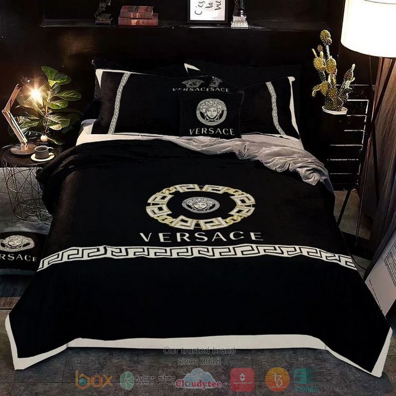 Versace_black_quilt_bedding_set