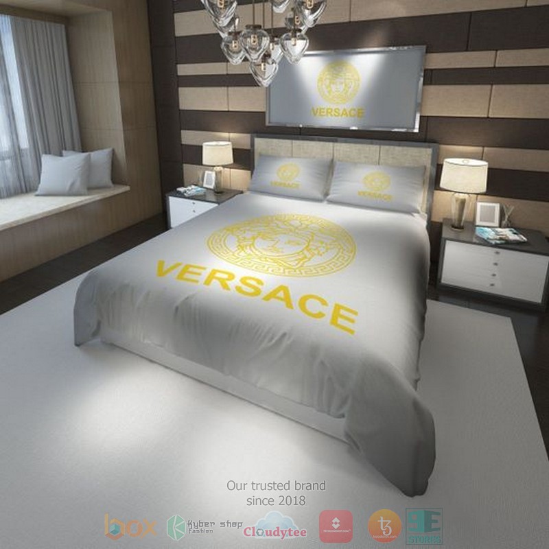 Versace_yellow_logo_Luxury_brand_white_bedding_set
