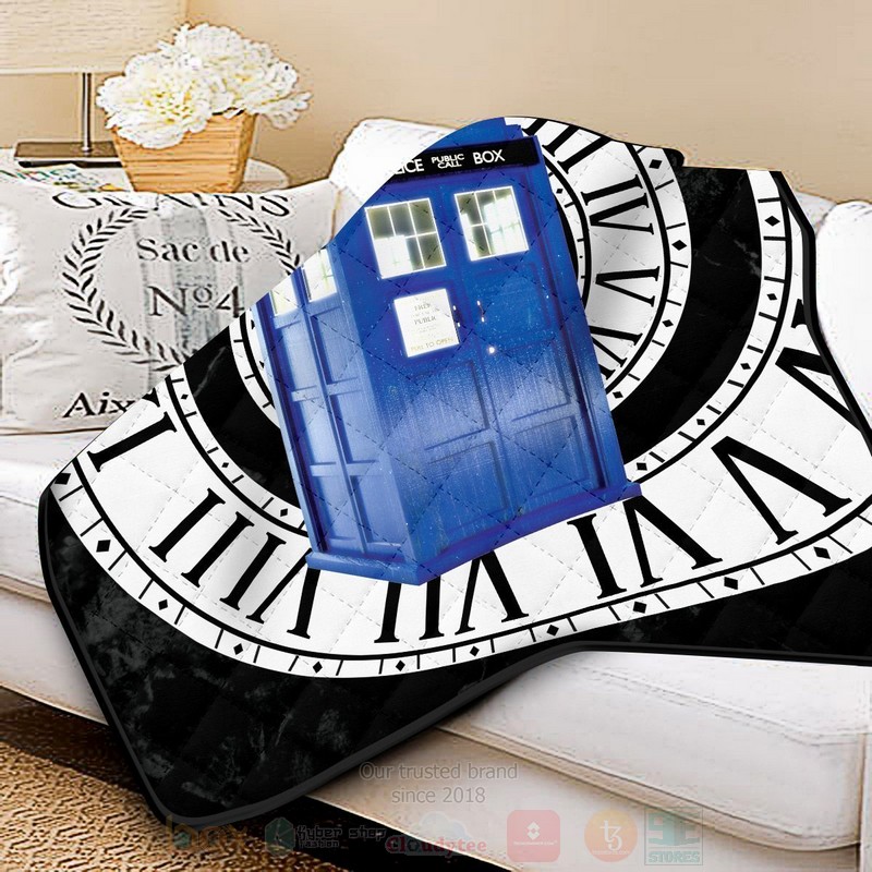 Doctor_Who_TARDIS_Quilt_1