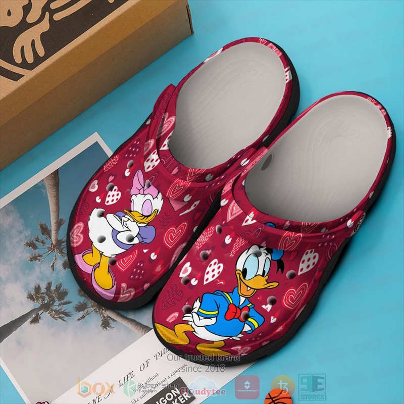 Donald_Duck_and_Daisy_Duck_Love_Crocband_Clog