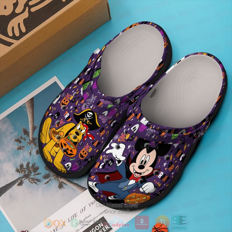 Mickey_Mouse_Vampire_and_Pluto_Pirate_Halloween_Crocband_Clog