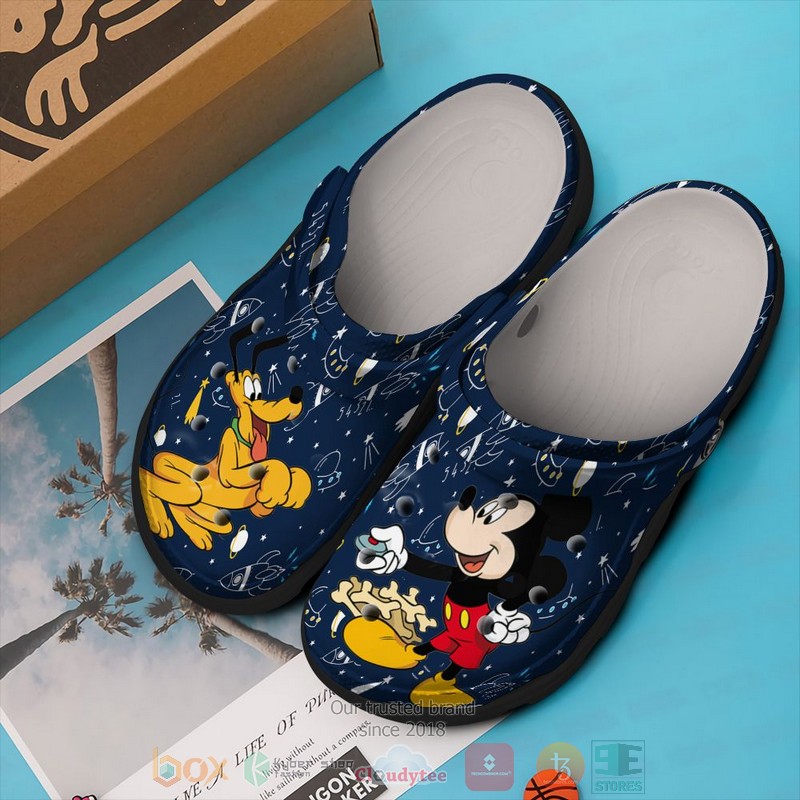 Mickey_Mouse_and_Pluto_blue_Crocband_Clog