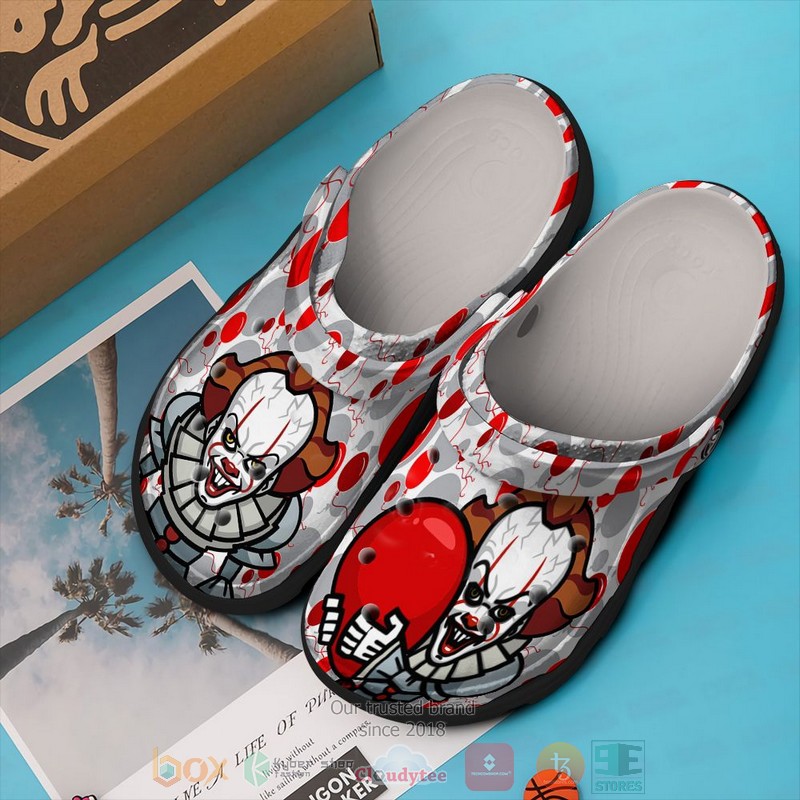 Pennywise_and_balloon_art_Crocband_Clog