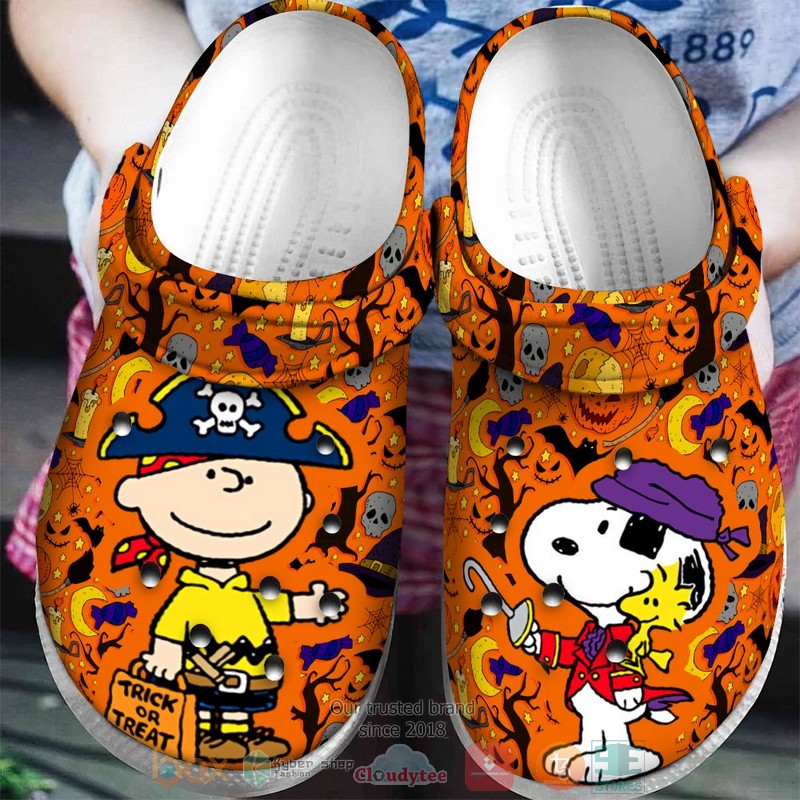 Snoopy_and_Charlie_Brown_Pirate_Halloween_Crocband_Clog