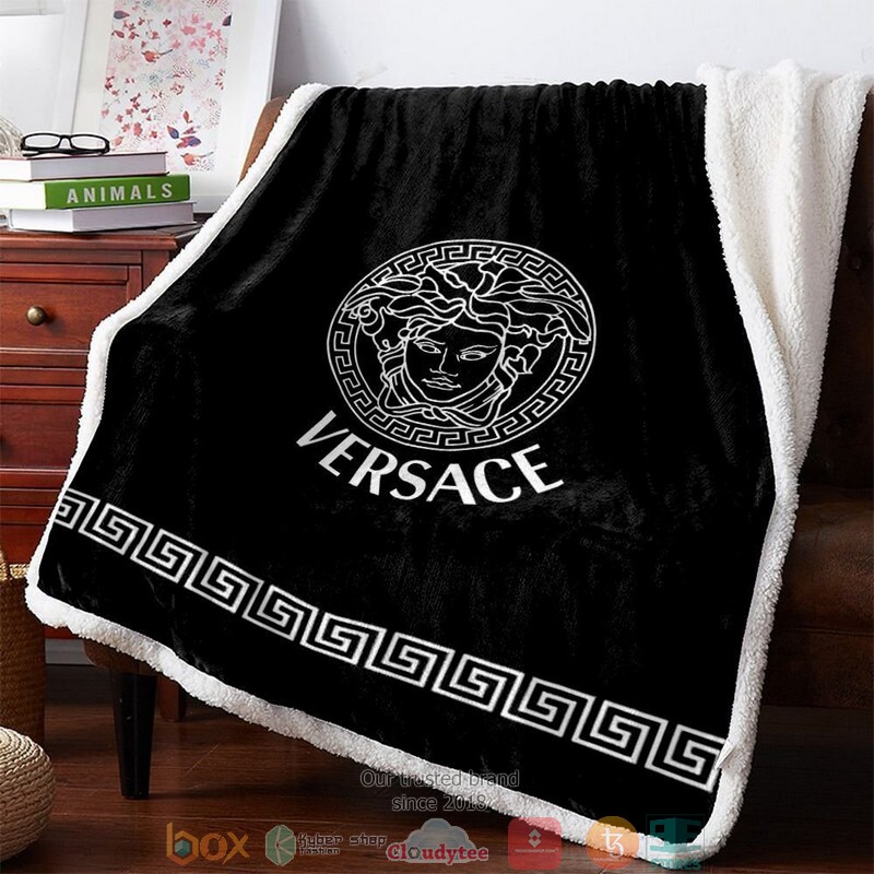 Versace_Black_Fleece_Blanket