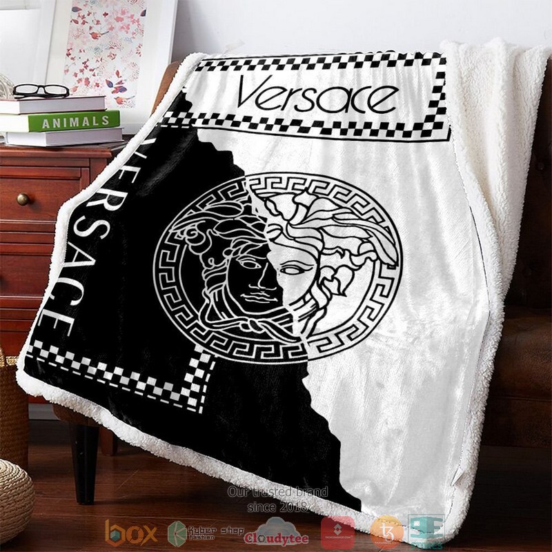 Versace_Black_and_White_Fleece_Blanket