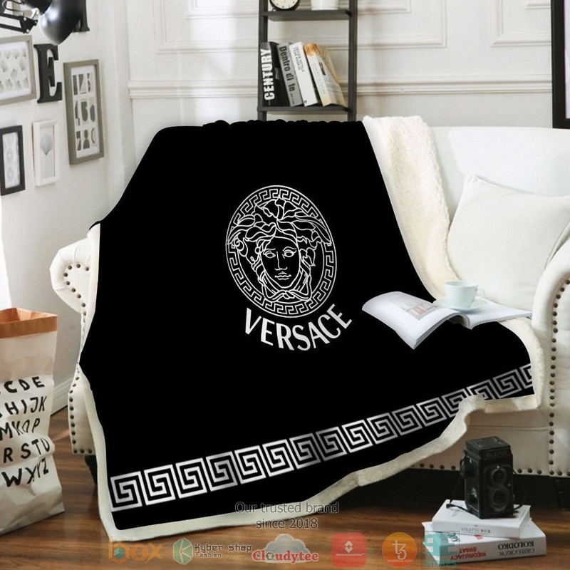 Versace_White_pattern_Black_Fleece_Blanket