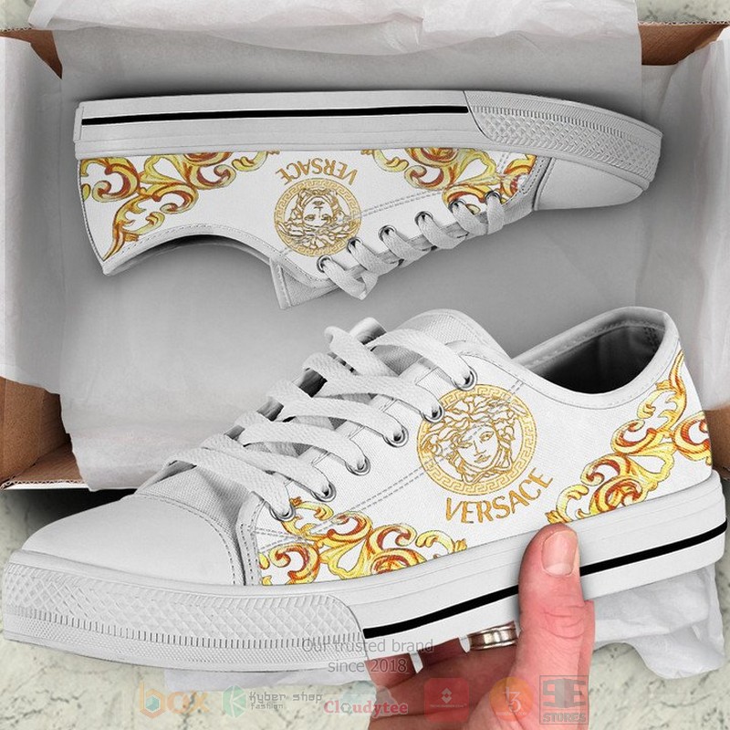 Versace_logo_gold_white_canvas_low_top_shoes