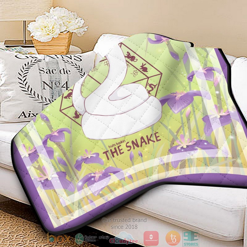 Ayame_The_Snake_Quilt_Blanket_1