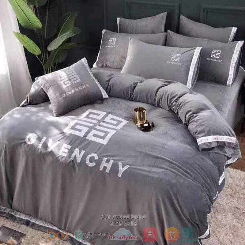 Givenchy_Logo_grey_Bedding_Set