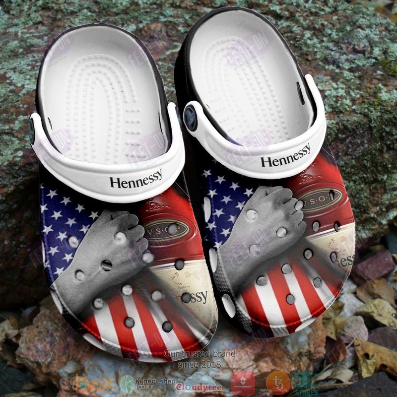 Hennessy_American_flag_crocs_crocband_clog