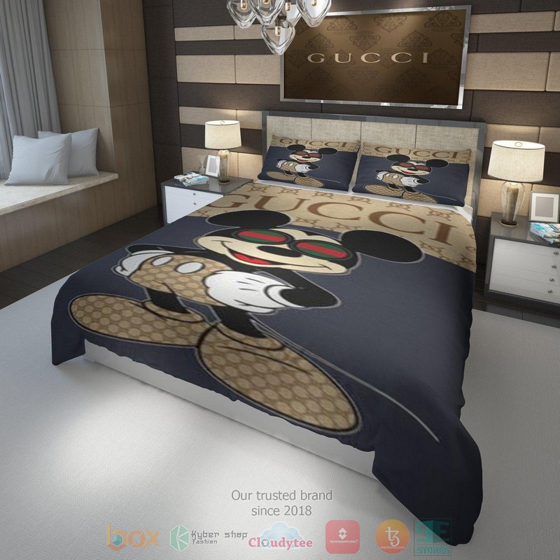 Mickey_Mouse_Gucci_pattern_Bedding_Set